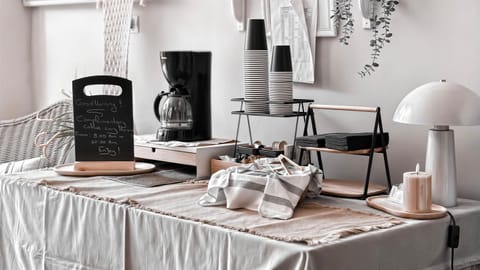 Coffee/tea facilities, Pets, Area and facilities