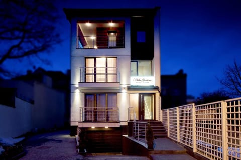 Facade/entrance, Night