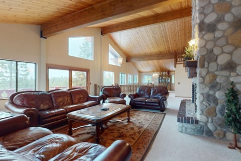 House on Cold Creek House in South Lake Tahoe