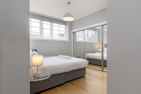 Destiny Scotland Apartments at Canning Street Lane Apartment in Edinburgh