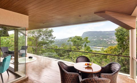 Patio, Natural landscape, View (from property/room), Balcony/Terrace, Dining area, Mountain view
