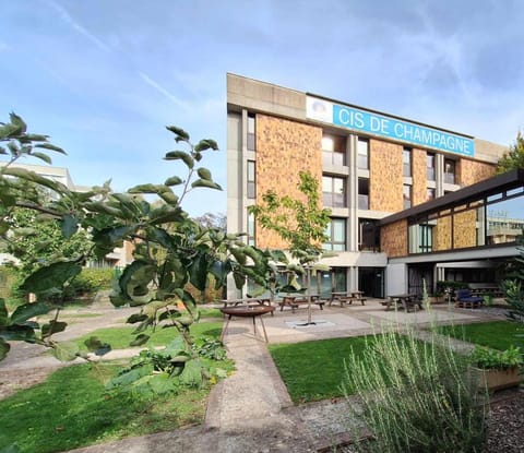 Property building, Garden