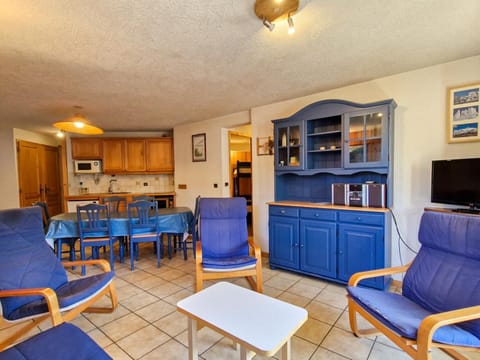 Appartement spacieux au centre station avec balcon, 3 pièces pour 8 personnes - FR-1-425-2 Apartment in Arâches-la-Frasse