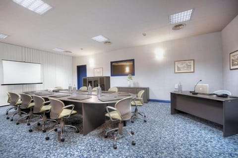 Meeting/conference room