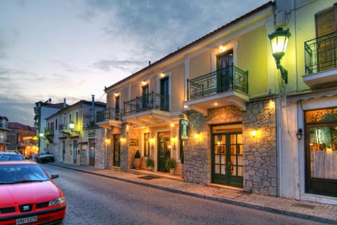 Facade/entrance