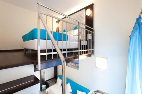 Living room, Photo of the whole room, Decorative detail, Bedroom