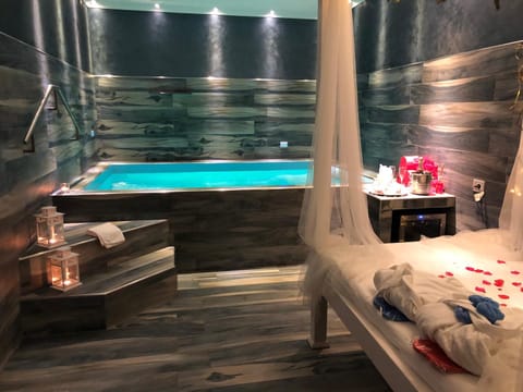 Hot Tub, Spa and wellness centre/facilities