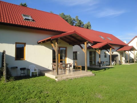 Dębki Domki Bliźniaki Z OGRZEWANIEM House in Pomeranian Voivodeship