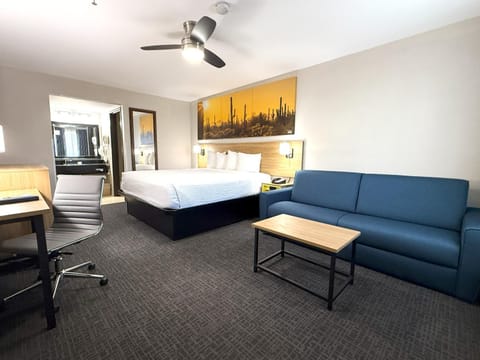 Photo of the whole room, Seating area, Bedroom