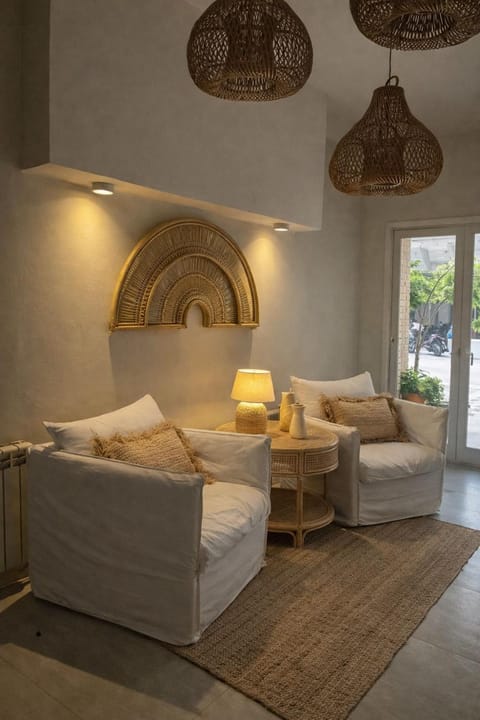 Property building, Restaurant/places to eat, Street view, Swimming pool, Breakfast