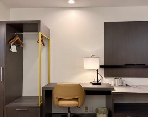 Ramada Limited by Wyndham, Bloomington I-55 & I-74 IL Hotel in Bloomington