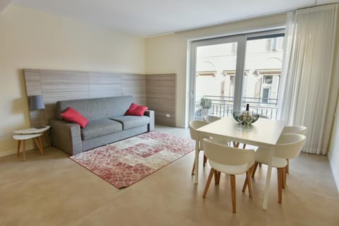 Balcony/Terrace, Living room, Seating area, Dining area