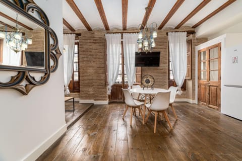 Property building, Lounge or bar, Dining area