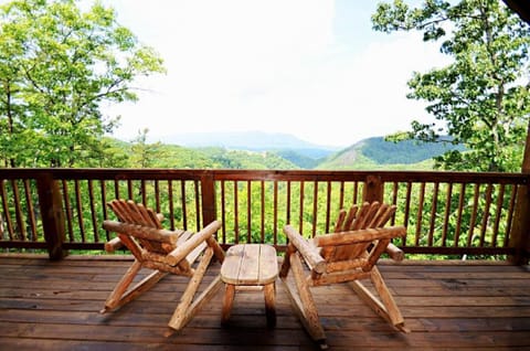 Property building, Patio, Natural landscape, Balcony/Terrace