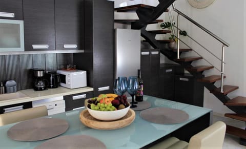 Food and drinks, Dining area