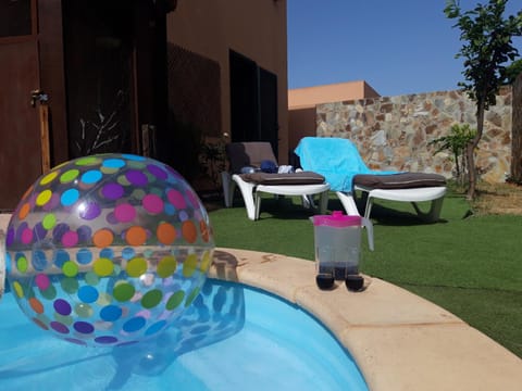 Swimming pool, Swimming pool