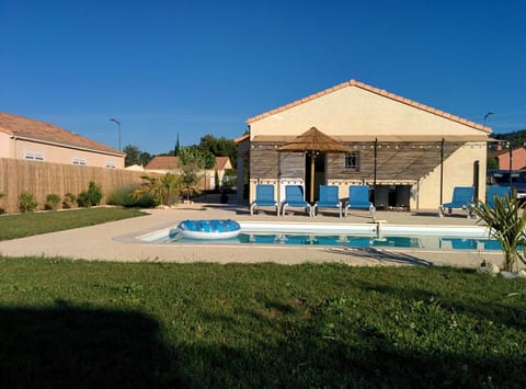 La Cigale - Pte des Gorges - Piscine privée chauffée House in Vallon-Pont-d'Arc