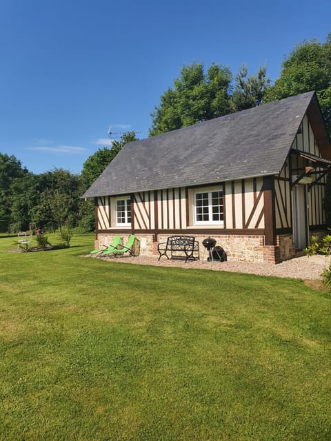 Property building, Garden, Garden view