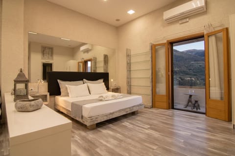 Bed, Natural landscape, Photo of the whole room, Bedroom, Mountain view, towels, air conditioner