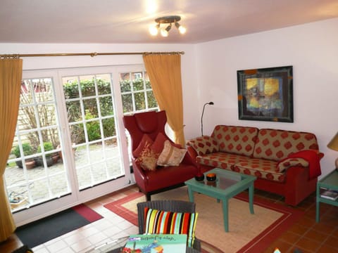 Living room, Decorative detail, Seating area