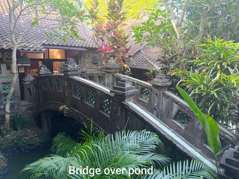 Guci Guesthouses Bed and Breakfast in Sukawati