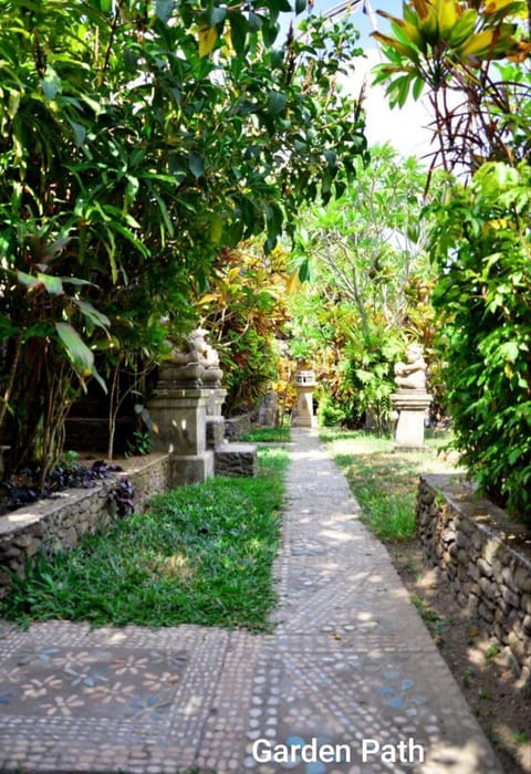 Guci Guesthouses Bed and Breakfast in Sukawati