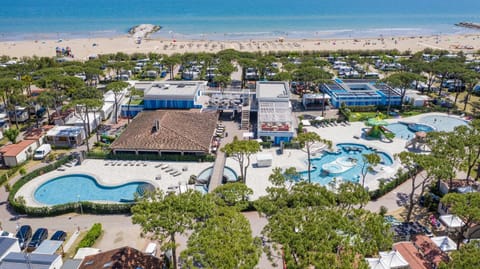 Bird's eye view, Swimming pool