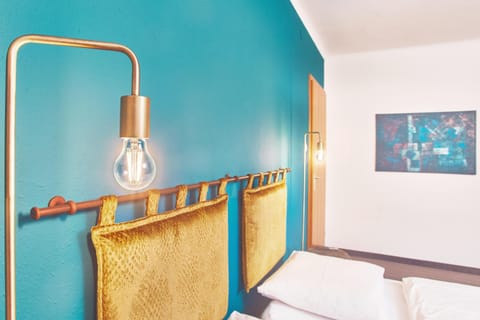 Photo of the whole room, Decorative detail