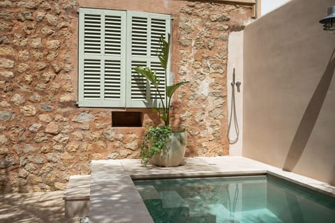 Patio, Pool view, Swimming pool