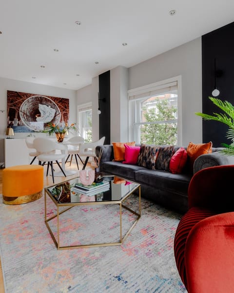 Living room, Seating area
