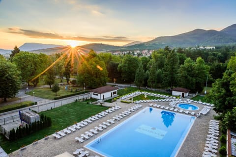Garden, View (from property/room), Mountain view, Mountain view, Pool view, Pool view, Swimming pool, Sunrise