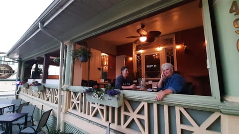 Property building, Patio, Restaurant/places to eat