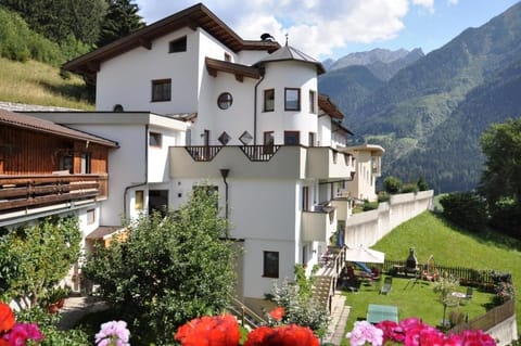 Facade/entrance, Summer