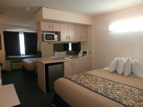 America's Best Value Inn & Suites-McDonough Motel in McDonough