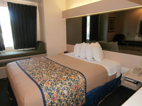 America's Best Value Inn & Suites-McDonough Motel in McDonough