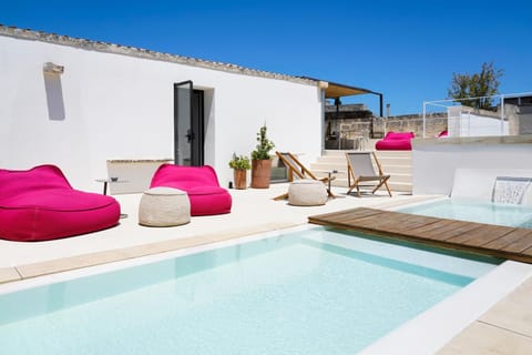 Balcony/Terrace, Pool view, sunbed