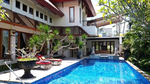 Property building, Swimming pool, Swimming pool