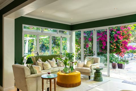 Last Word Constantia Bed and Breakfast in Cape Town