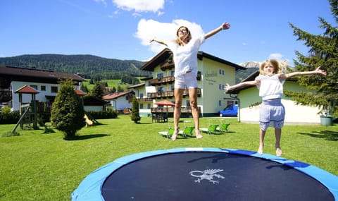 Property building, BBQ facilities, Garden, Garden view, Mountain view, young children, older children, Family