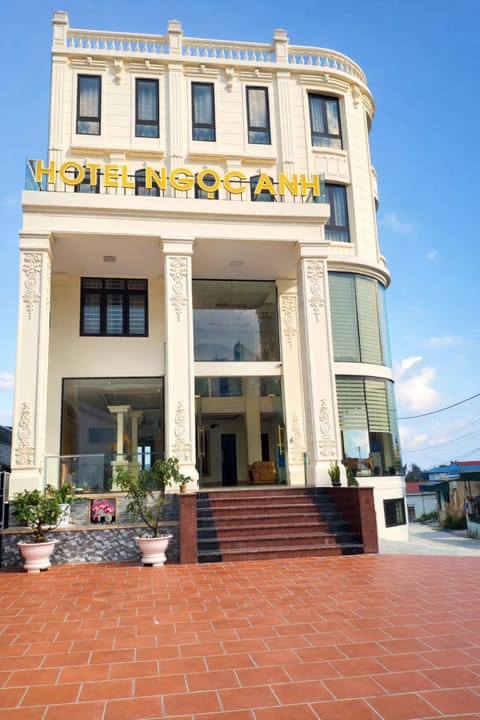 Property building, Day