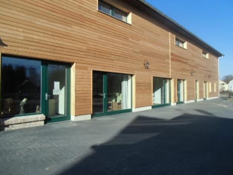 Patio, Facade/entrance