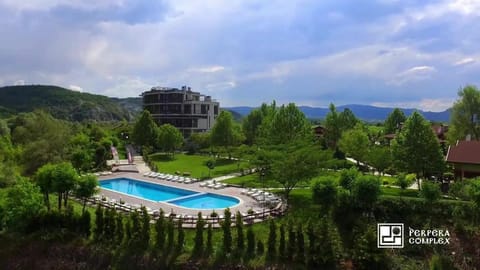 Property building, Nearby landmark, Restaurant/places to eat, Spring, Day, Natural landscape, Garden, Garden view, Mountain view, Pool view, Swimming pool