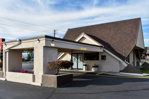 Property building, Location
