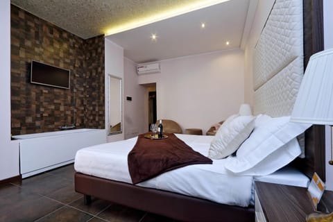 Bed, Hot Tub, TV and multimedia, Photo of the whole room, Bedroom, towels