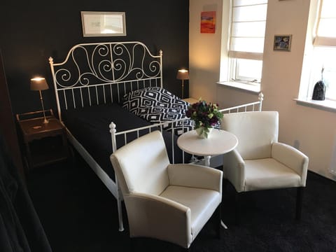 Kluiskade 24 Maasland Bed and Breakfast in South Holland (province)