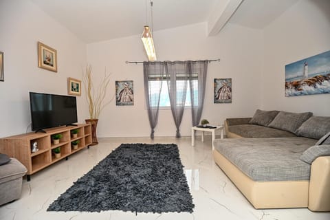 Apartment Ražanac Nikola 2 Apartment in Zadar County