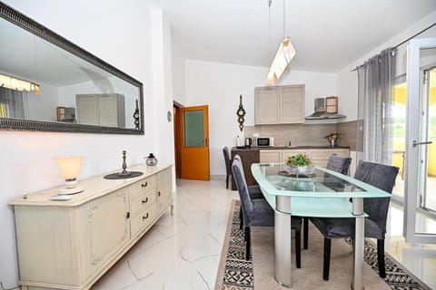 Apartment Ražanac Nikola 2 Apartment in Zadar County