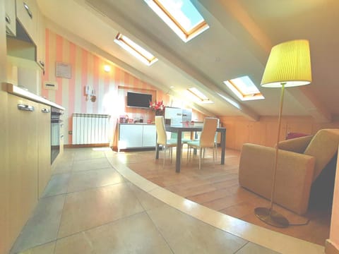 La Mansarda Bianca House in Naples