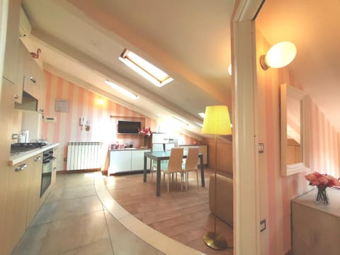 La Mansarda Bianca House in Naples