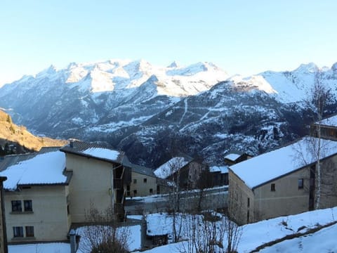 Appartement Duplex 2 pièces cabine rénové 8 couchages au pied des pistes - Auris en Oisans - FR-1-297-73 Cabin in Auris